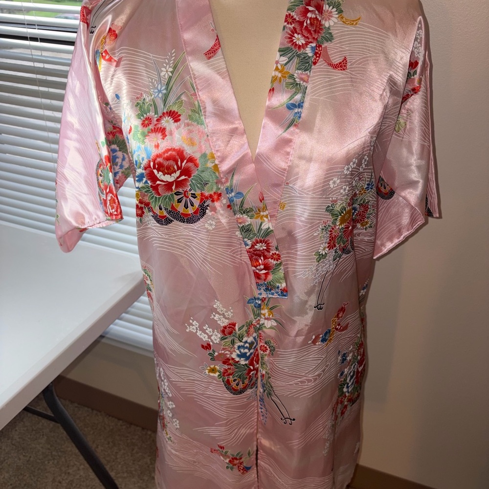 Ichiban Excellent Quality Kimono Ladies Size M Robe Pink Floral 1970 Japan